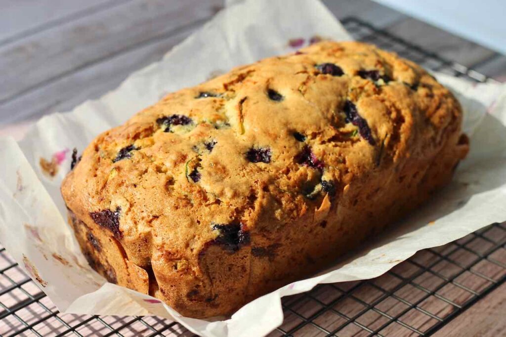 how to make zucchini loaf with blueberries