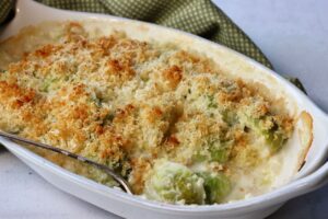 brussels sprouts gratin with spinach and leeks