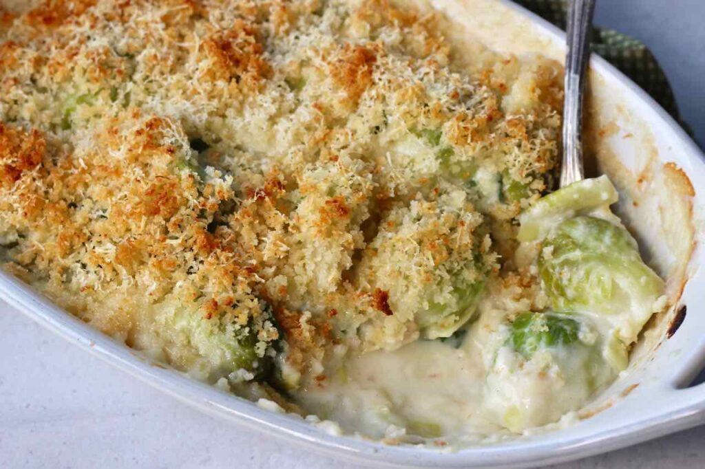 brussels sprouts gratin with spinach and leeks