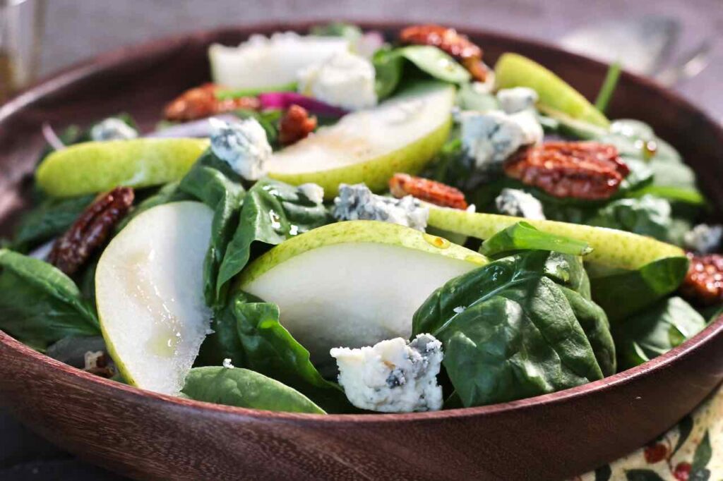 spinach salad with maple balsamic dressing