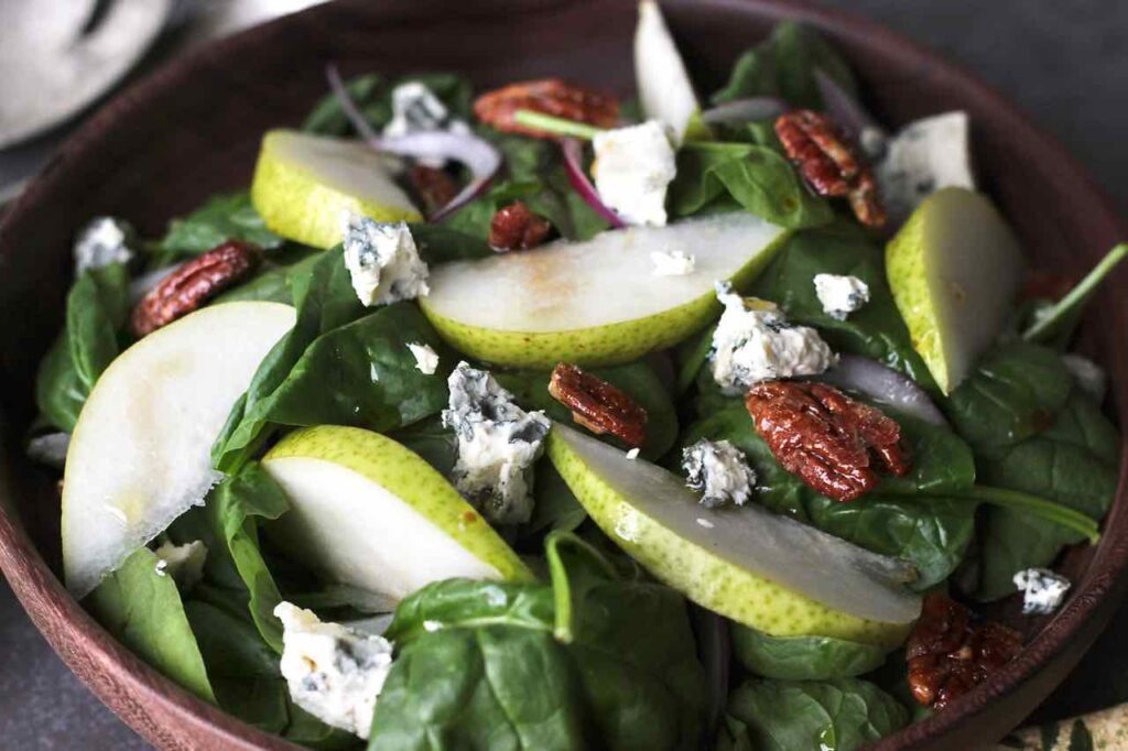 spinach and blue cheese salad