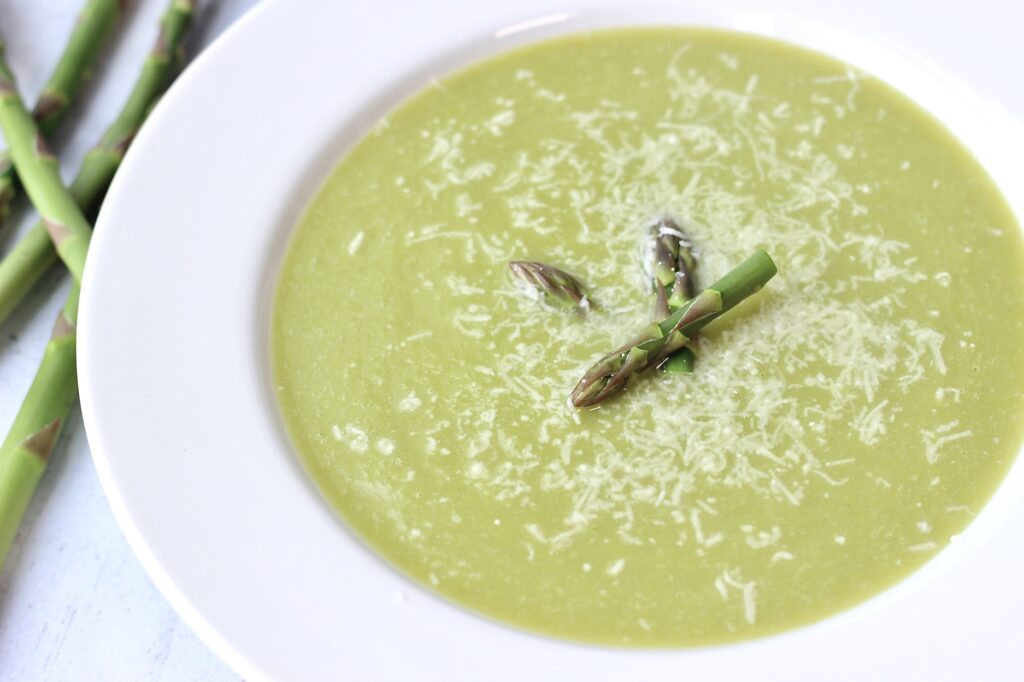 roasted garlic and asparagus soup