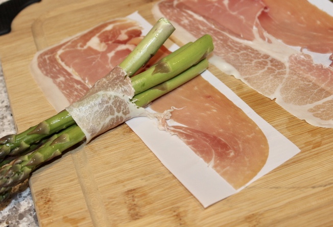 prosciutto wrapped asparagus