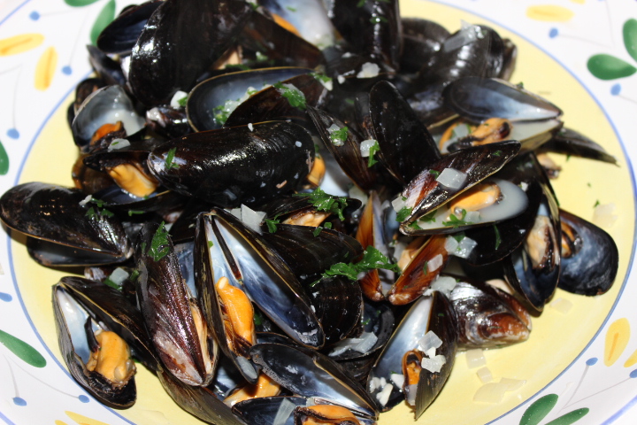 mussels in white wine lemon and garlic