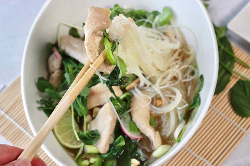 how to make thai chicken noodle bowl