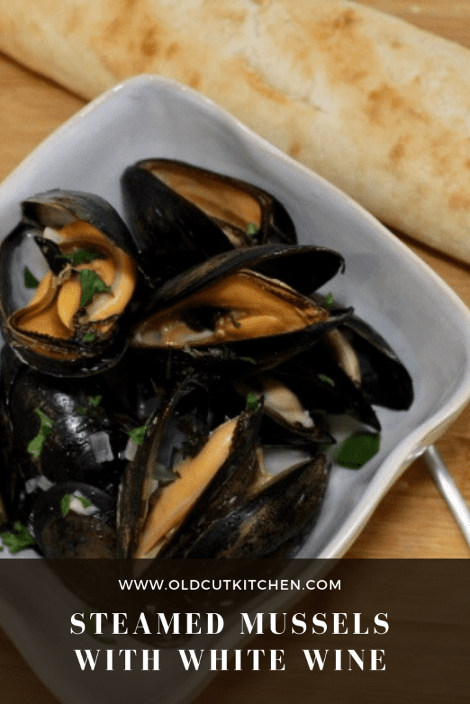 steamed mussels in white wine with garlic and onion