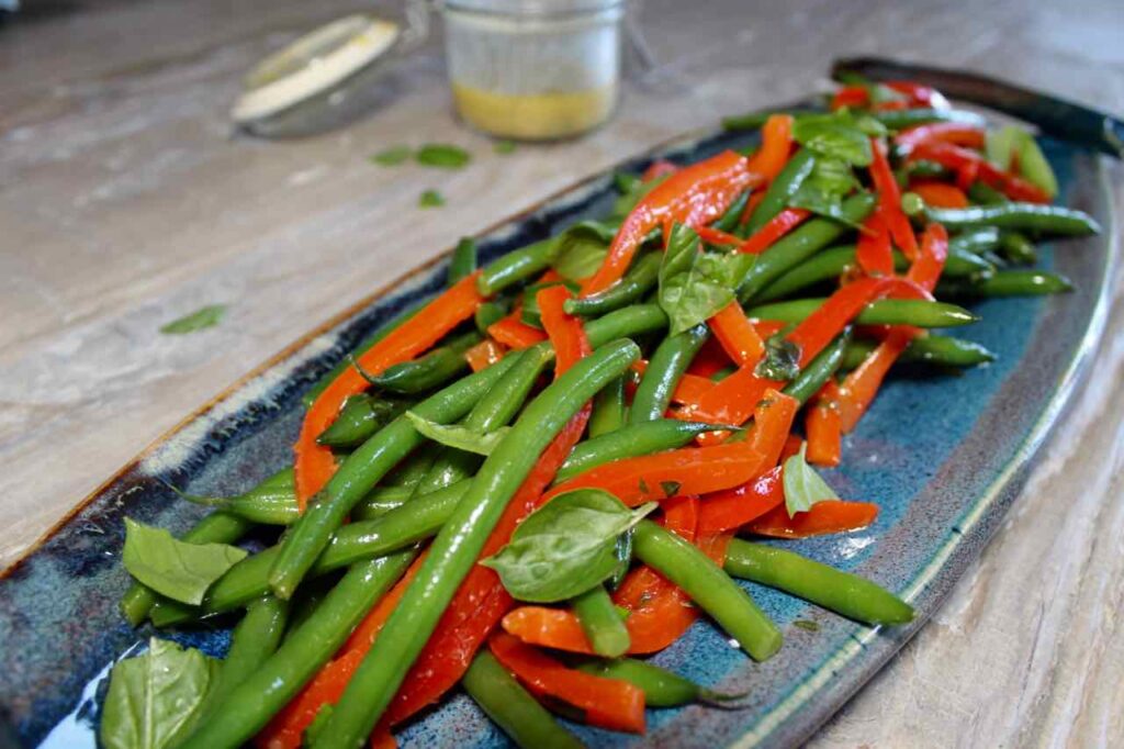 green bean salad with red peppers