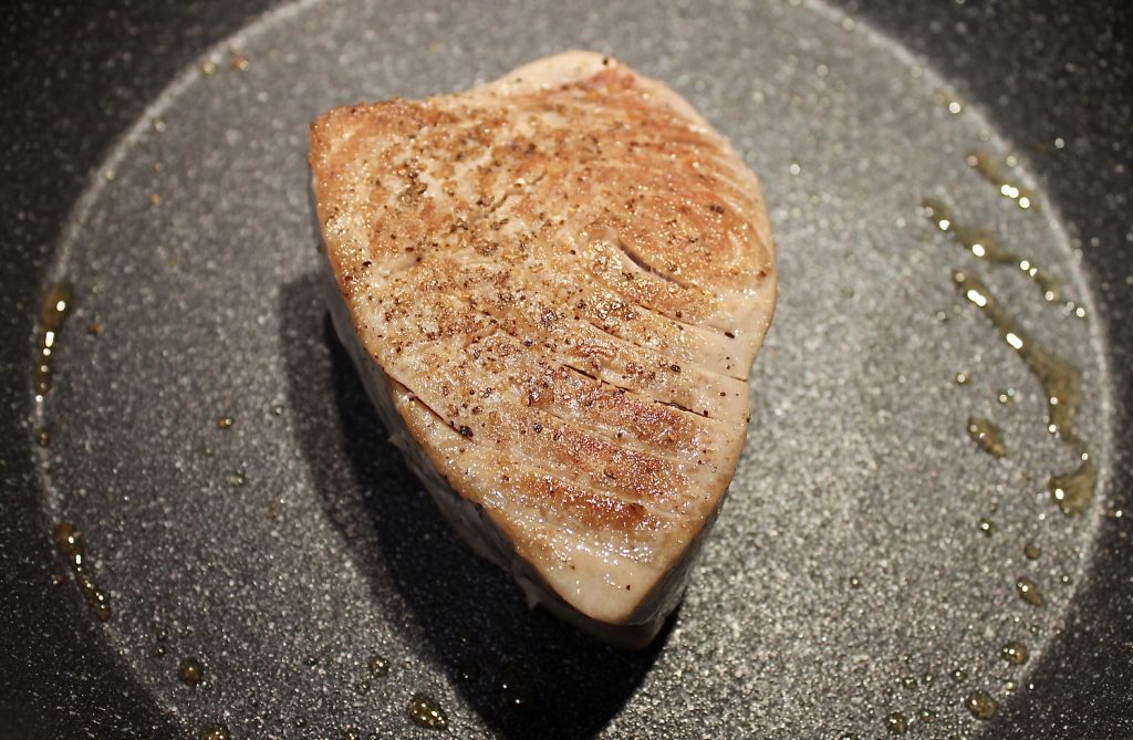 seared tuna steak