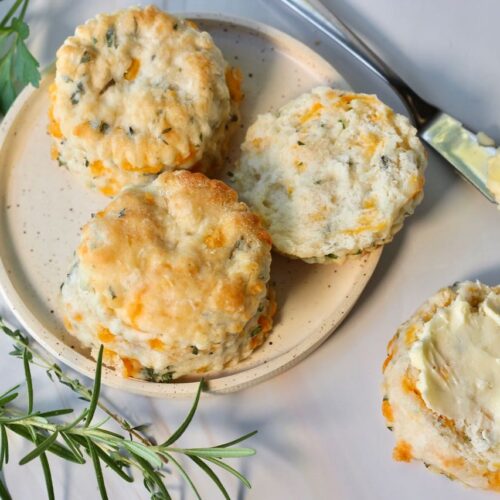 how to make buttermilk biscuits