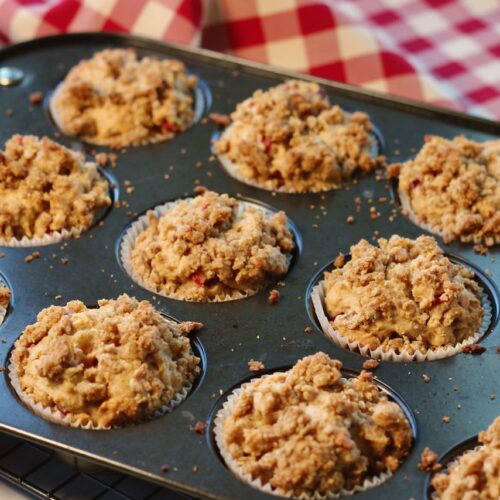 rhubarb cranberry streusel muffins