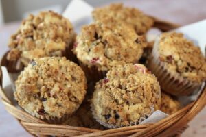 rhubarb cranberry streusel muffins