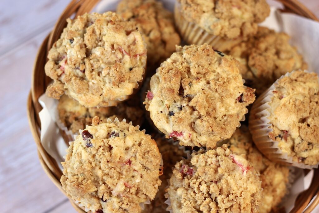 rhubarb cranberry muffins
