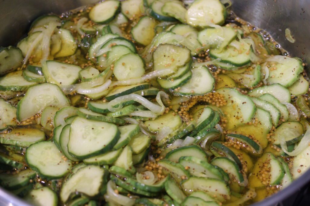 sliced cucmber pickles