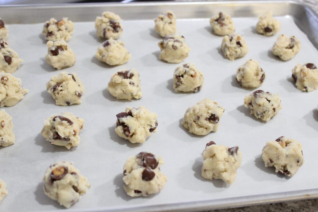 shortbread with chocolate covered almonds