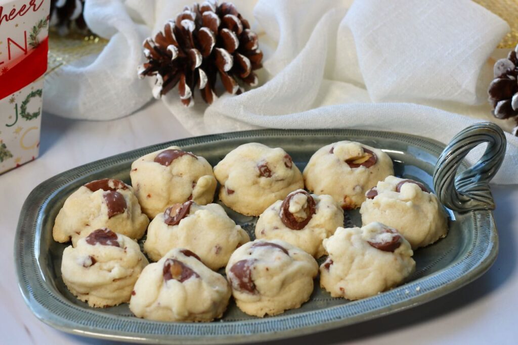 shortbread cookies with chocolate covered almonds